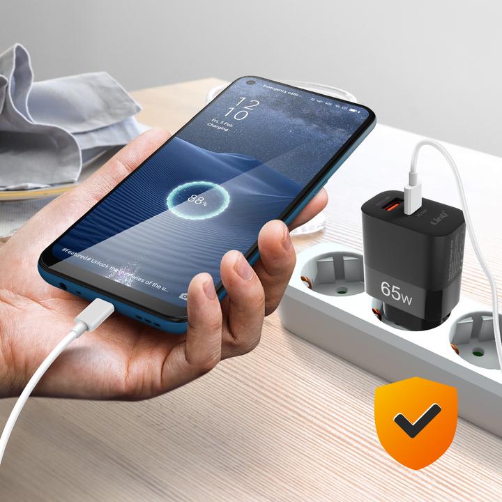 Actual product image LinQ 65W power supply, 2x USB + USB-C ports (65 W)