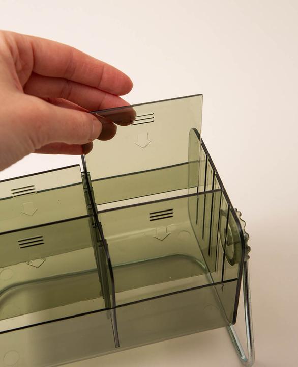 Actual product image Esmée Verstellbarer Acryl Organizer im Retro Look, Grün