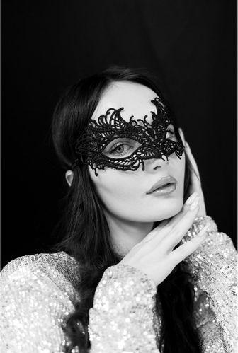 Actual product image Partydeco Lace mask