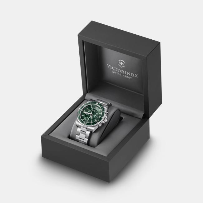Produktbild Victorinox Maverick Chrono 43, GRN dial, GRY SST br (Chronograph, 43 mm)