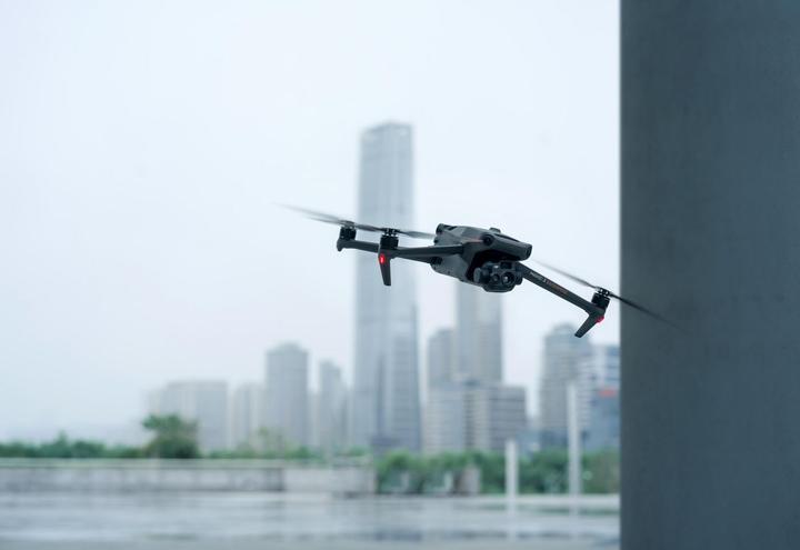 DJI Mavic 3 Thermal incl. Care Enterprise Basic (45 min, 920 g, 48 Mpx)