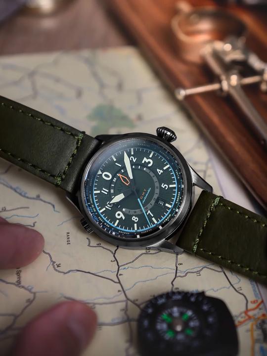 Produktbild AVI-8 AV-4120-05 Wingman Worldtimer GMT (Fliegeruhr)