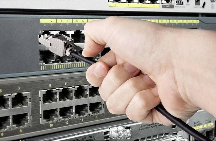 Produktbild Renkforce RJ45 Netzwerk Anschlusskabel CAT 6a S/FTP LSZH 1 m mit Zugring (S/FTP, CAT6a, 1 m)