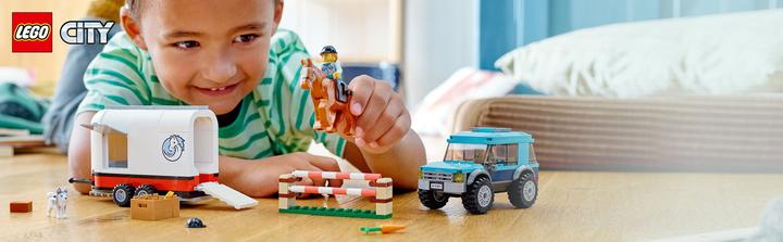 Actual product image LEGO SUV with horse trailer (60327, LEGO City)
