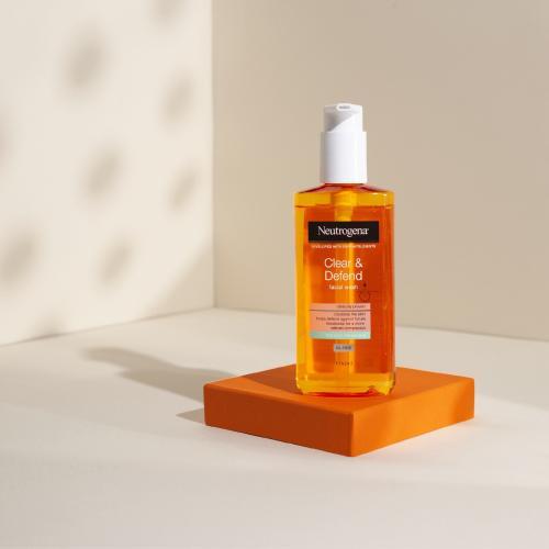 Actual product image Neutrogena Visibly Clear (Gel, 200 ml)