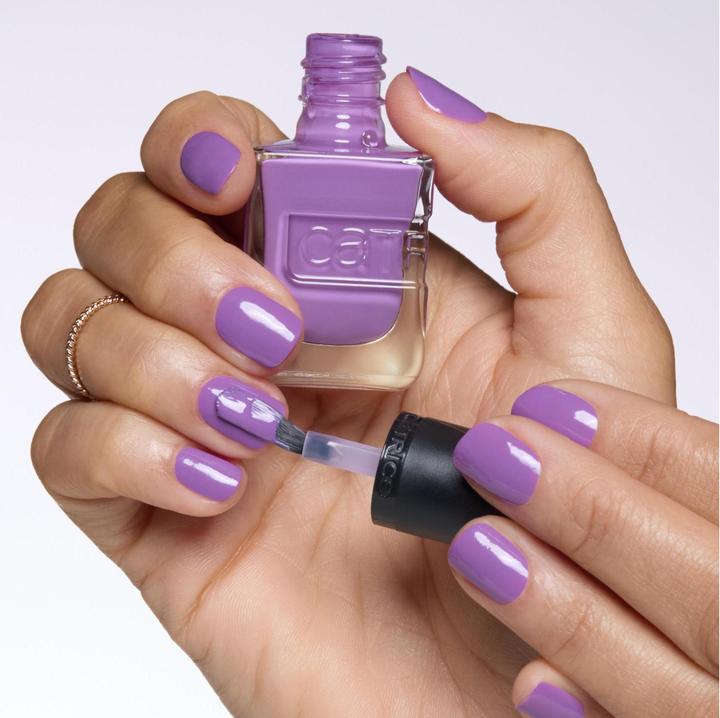 Actual product image Catrice Gel Affair Nail Lacquer No. 024 Violet Long-Lasting (024 Grape Minds Think Alike, Gel-Effect Nail Polish)