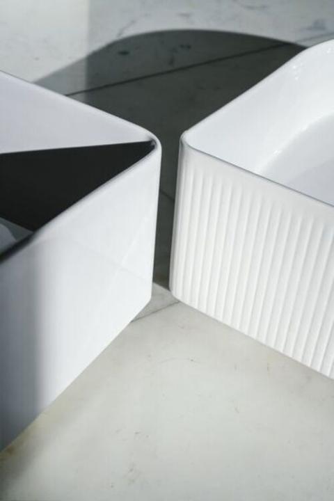 Actual product image Laufen Running Sonar Wash basin bowl, without tap hole, without overflow, 340x340mm, incl. ceramic cover fo (340 mm, 340 mm)