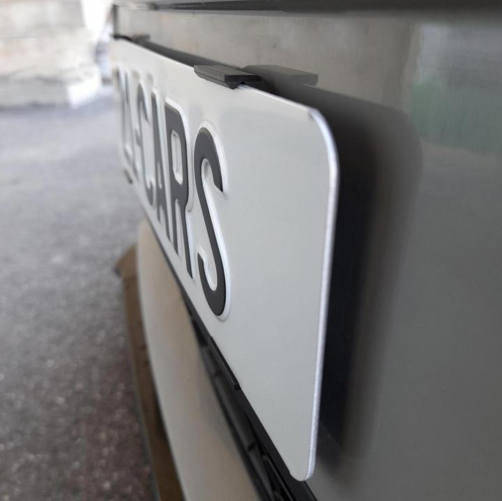 Image du produit 21cars Support de plaque d'immatriculation cliquable format long (Panneaux avant, Format long)