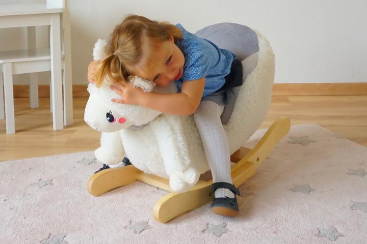 Produktbild Knorrtoys Schaukeltier "Milly" lama