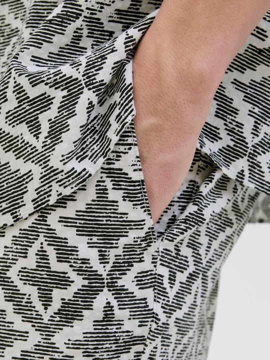 Actual product image Jack & Jones Relaxed Fit Shorts Shorts (XS)
