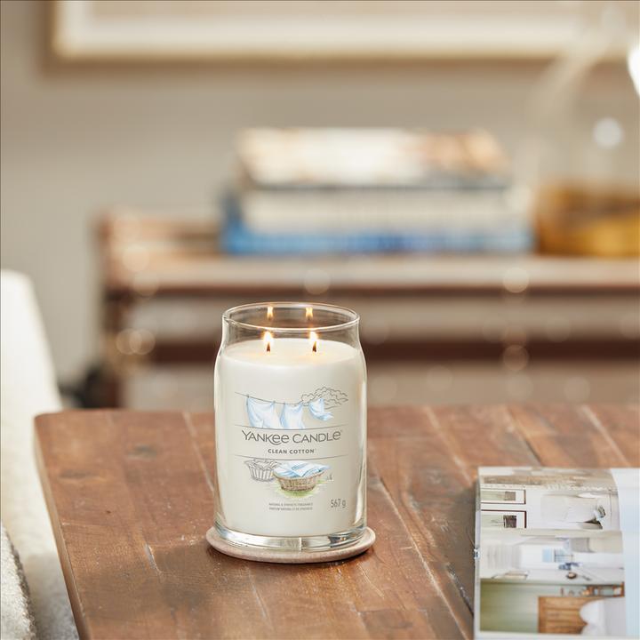 Actual product image Yankee Candle Clean Cotton Signature Large Jar Scented Candle