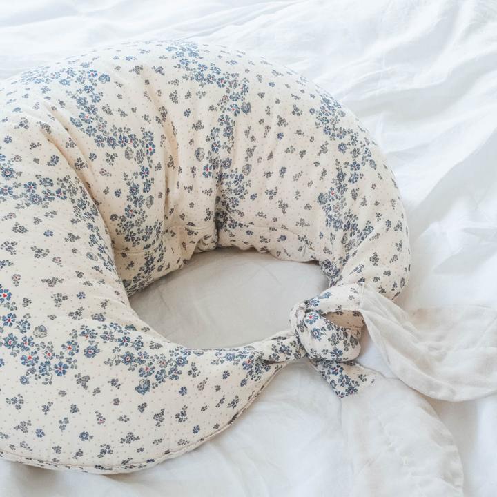 Produktbild That's mine - Moon Nursing Pillow - Sprinkles hearts off white - Onesize (190 cm)
