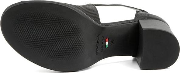 Actual product image Nero Giardini Lucky (39)