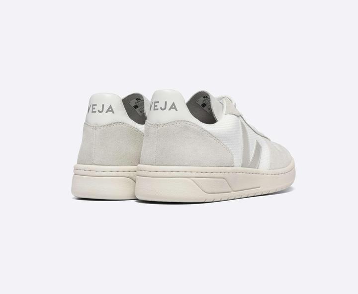Actual product image Veja V-10 (40)