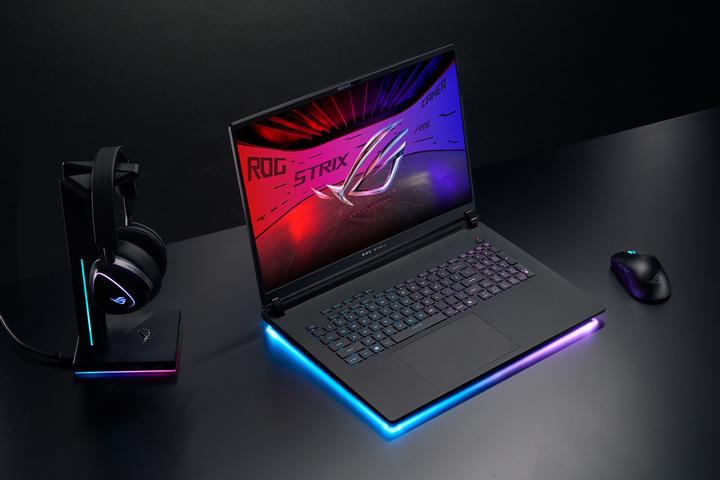 Immagine prodotto ASUS G835LX-SA008W