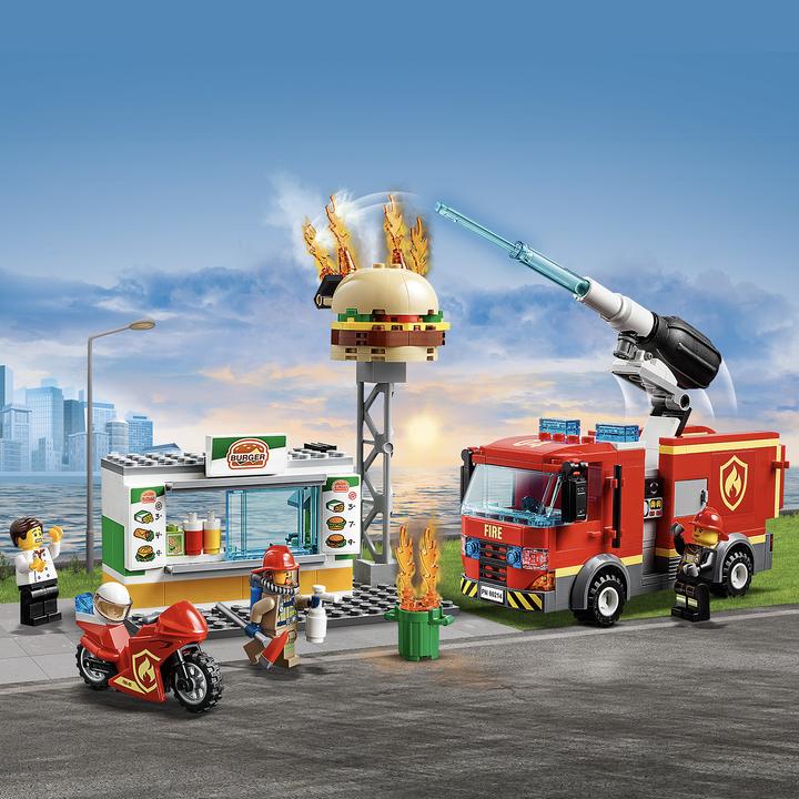 Actual product image LEGO Fire brigade deployment at Burger Restaurant (60214, LEGO City)