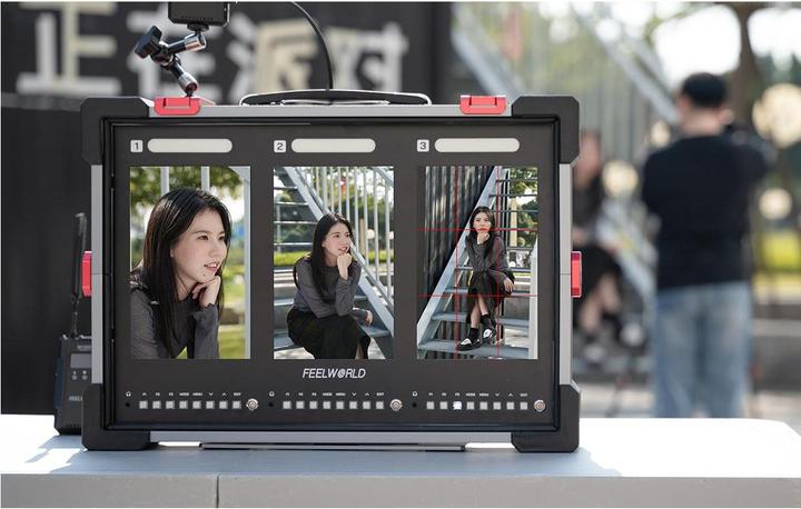 Feelworld PS101 Triple 10.1 inch Vertical Display Monitor (10.10")