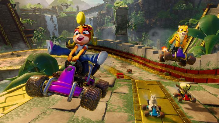 Immagine prodotto Activision Crash Team Racing: Nitro Fueled (PS4, DE)