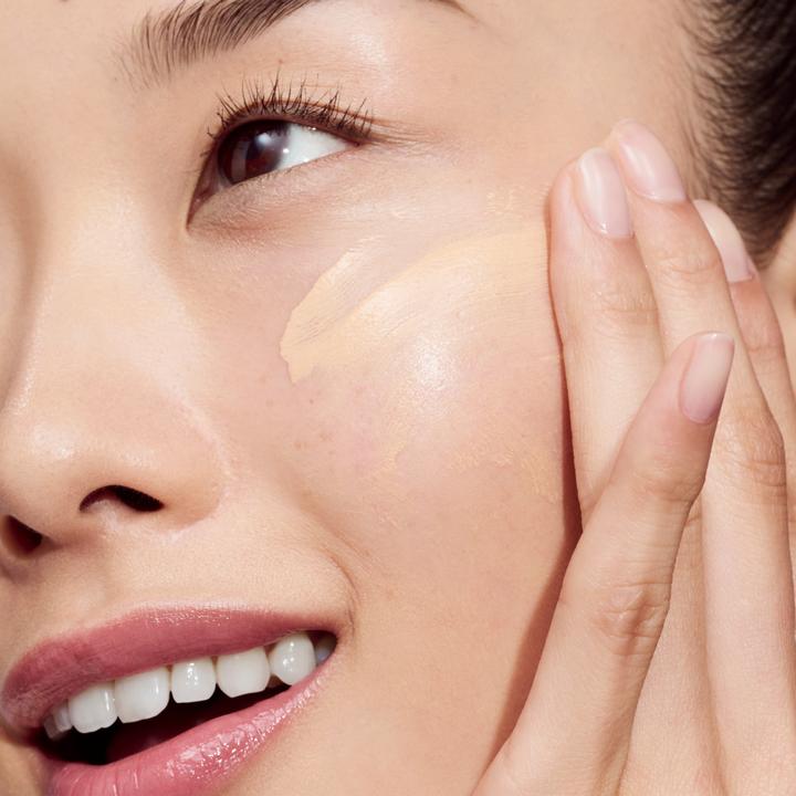 Immagine prodotto Clinique Clinical Vitamin Makeup - Spf 45 Light Medium Cool 5 (5 Leggero Medio Cool)