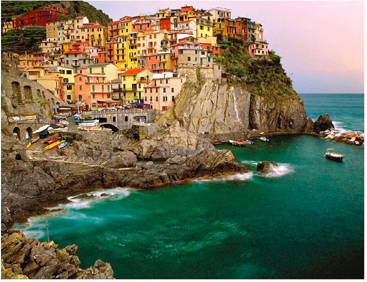 Actual product image Ravensburger Cinque Terre- Italy (2000 pieces)