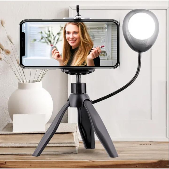 Immagine prodotto T'nB Influenza mini treppiede con LED 7500k, 20cm alto, 3 modi, 360°.