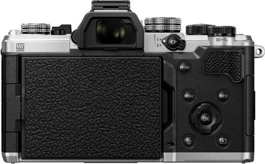 Actual product image OM System OM-3 + ED 12-45mm f/4 Pro (12 - 45 mm, 20.40 Mpx, 4/3)