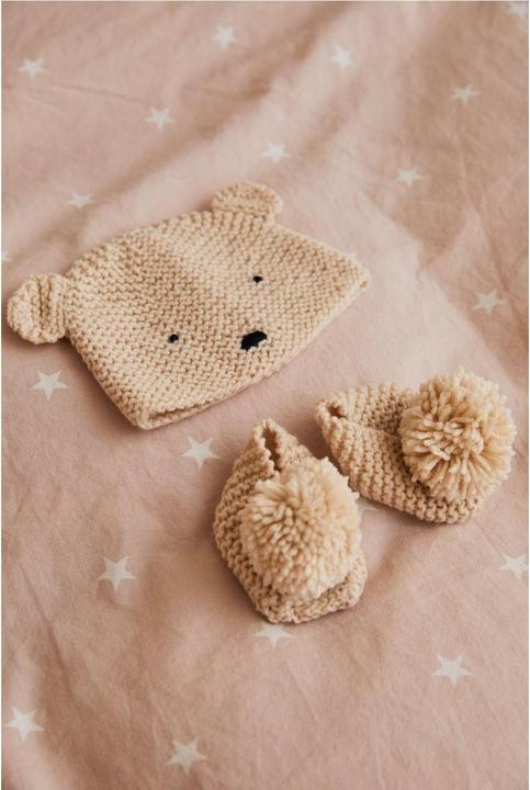 Produktbild DMC Gift of Stitch Strickset Teddy Mütze & Schuhe