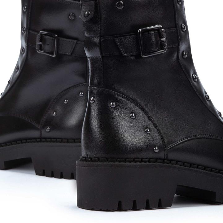 Actual product image Pikolinos Aviles (36)