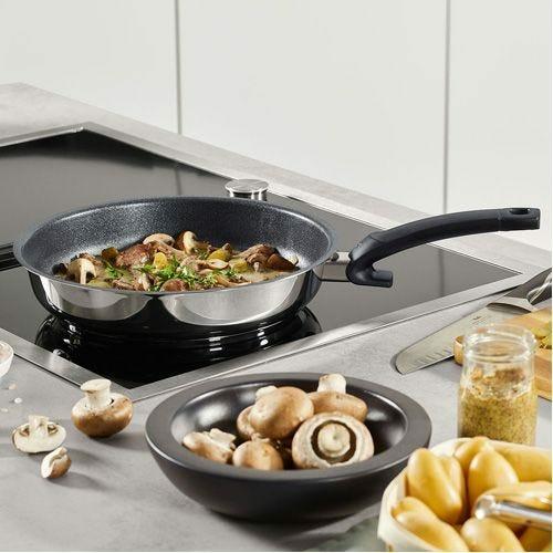Actual product image Fissler Frying pan adamant prem. 24cm (24 cm, Frying pan, Stainless steel)