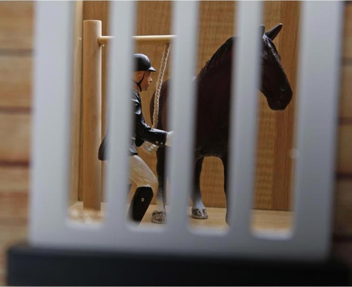 Produktbild NoName Horse Eckstall mit 3 Boxen und Abstellraum 1:25