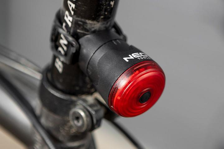 Image du produit Neo Feu arrière de vélo, fonction STOP