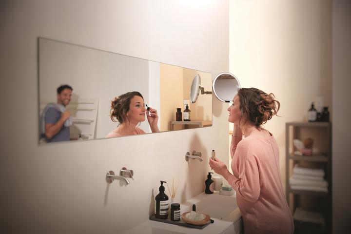 Image du produit Philips Hue Struana Base BT (2400 lm)