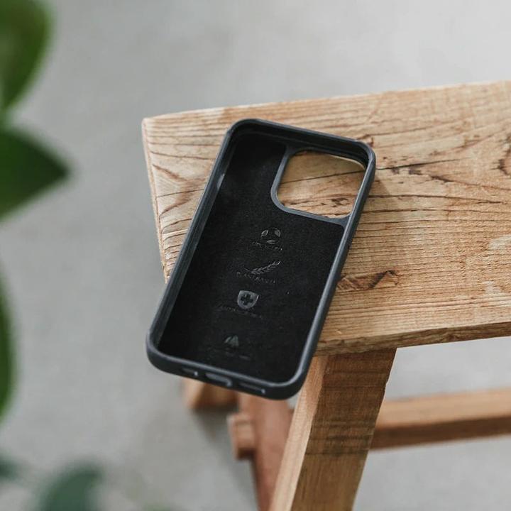 Actual product image Woodcessories Change Case Bio (Apple iPhone 15 Pro)