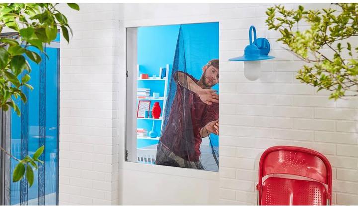 Produktbild tesa Insektenschutz STANDARD für Fenster, mit Klettband, ohne Bohren (130 x 150 cm)