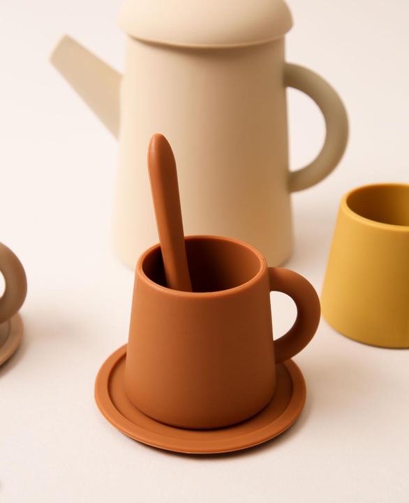 Actual product image Esmée Children's tea set made of silicone in sienna/beige, with cups, kettle and sugar bowl