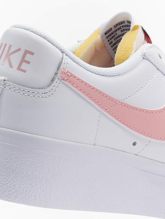 Produktbild Nike Blazer Low Platform Damen (36.5)