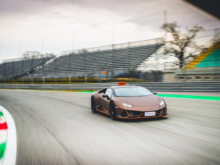 Image du produit Smartbox Pilotage 1 tour au volant d'une Lamborghini Huracan EVO sur le circuit d'Hockenheim (1 pers.)