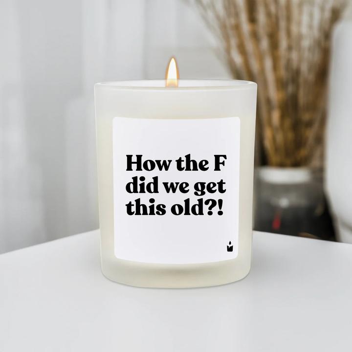 Immagine prodotto Chatty Candles Candela profumata Flowery Come abbiamo fatto a diventare così vecchi?!
