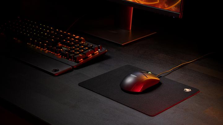 Actual product image Roccat Sense Core SQ (L)