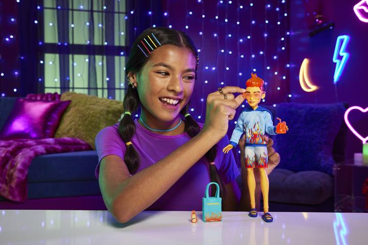 Actual product image Monster High Scare-adise Island Heath Burns Doll