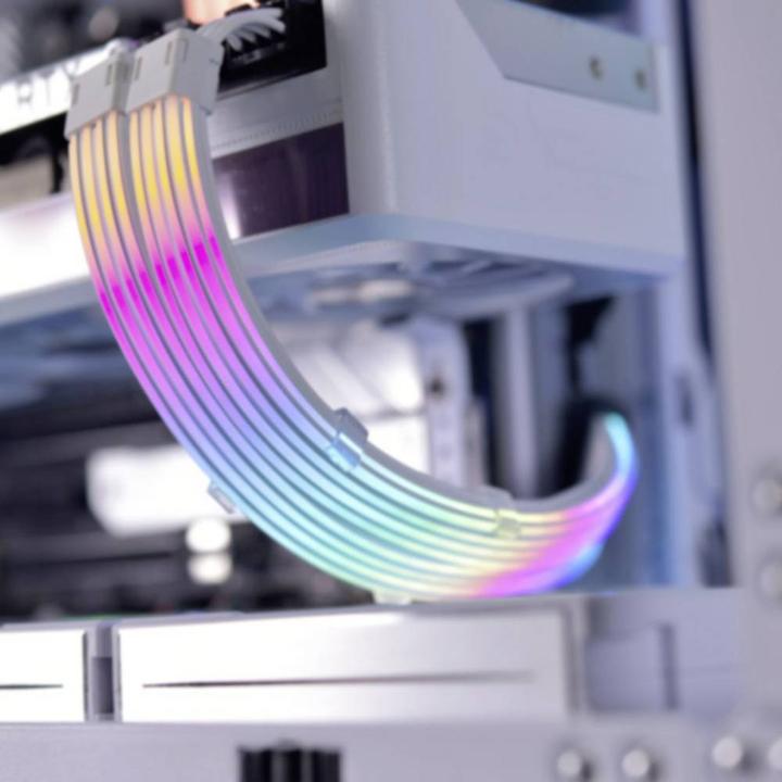 Actual product image Lian-Li Strimer Plus V2 8-Pin RGB VGA Cable (RGB)