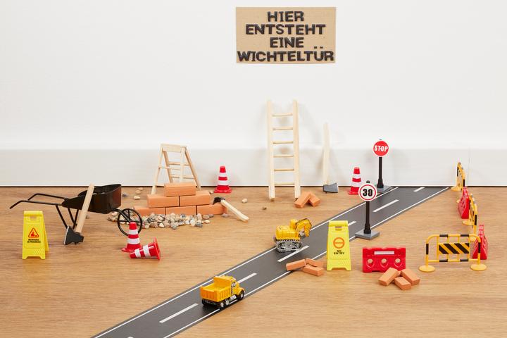Produktbild Hobby Fun Mini-Figur Schubkarre 12.5 cm