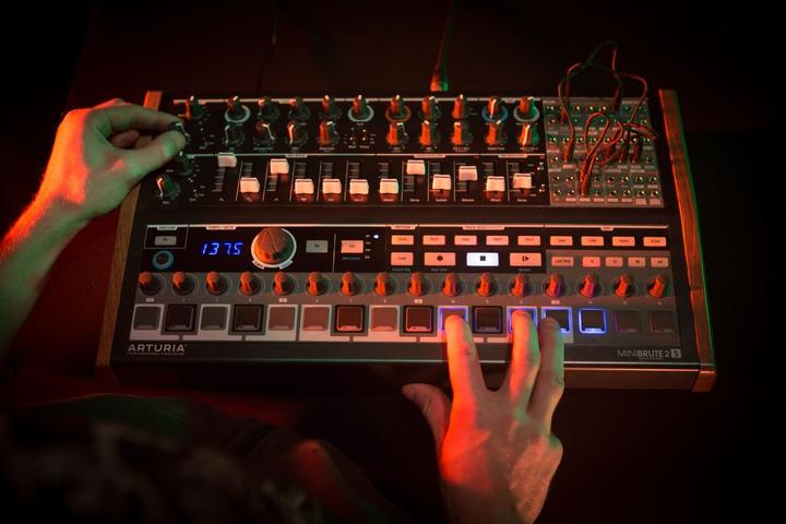 Produktbild Arturia MiniBrute 2S