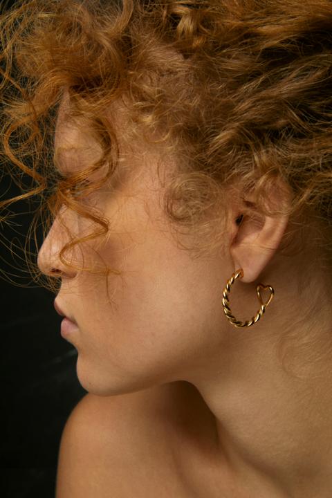Actual product image Hey Harper Braided Heart Hoops (Stainless steel, Gold)