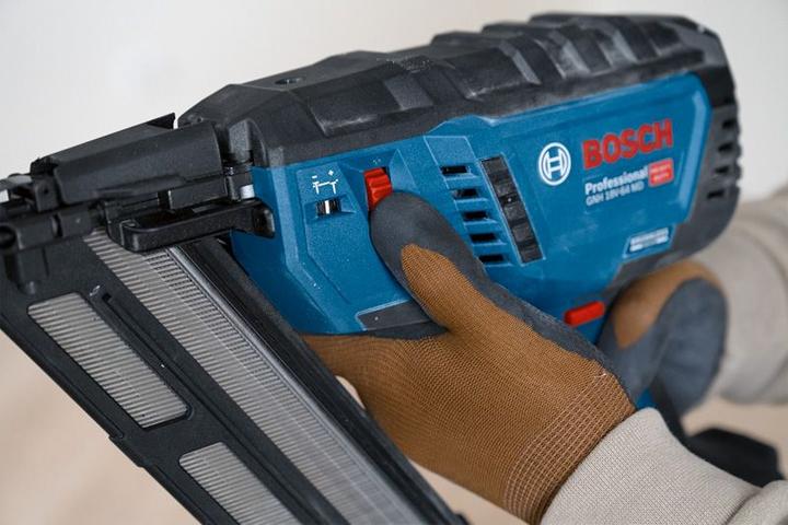 Actual product image Bosch Professional Cordless wood nailer GNH 18V-64 MD, in box