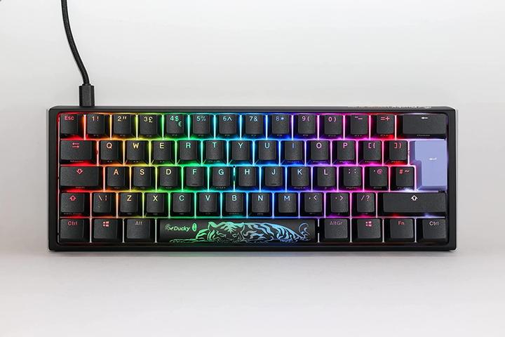 Productafbeelding Ducky One 3 Classic Zwart/Wit Mini Gaming Toetsenbord, RGB LED - MX-Red (NL, Bedraad)