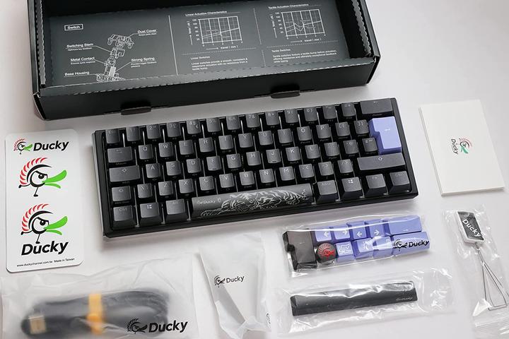 Productafbeelding Ducky One 3 Classic Zwart/Wit Mini Gaming Toetsenbord, RGB LED - MX-Red (NL, Bedraad)