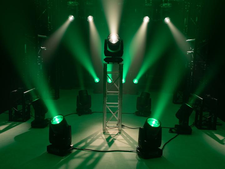 Produktbild Eurolite LED TMH-W400 Moving-Head Wash Zoom (Moving Bar)
