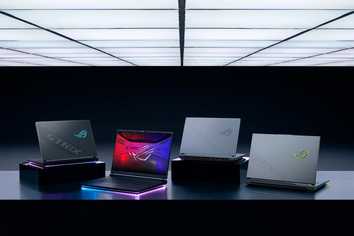 Immagine prodotto ASUS G835LX-SA008W