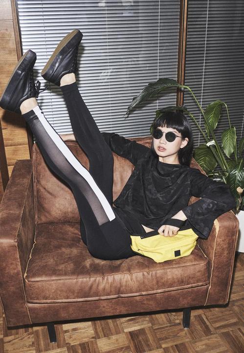 Actual product image Urban Classics Ladies Tech Mesh Striped Pocket Leggings (XS)